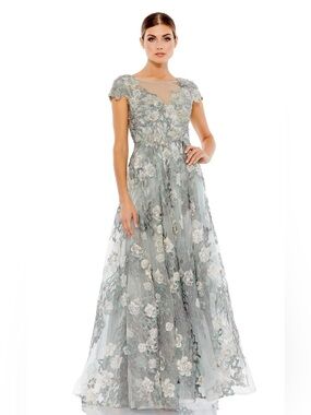 MAC DUGGAL Seafoam Floral Embroidered Cap Sleeve Evening Gown Size 8 $798